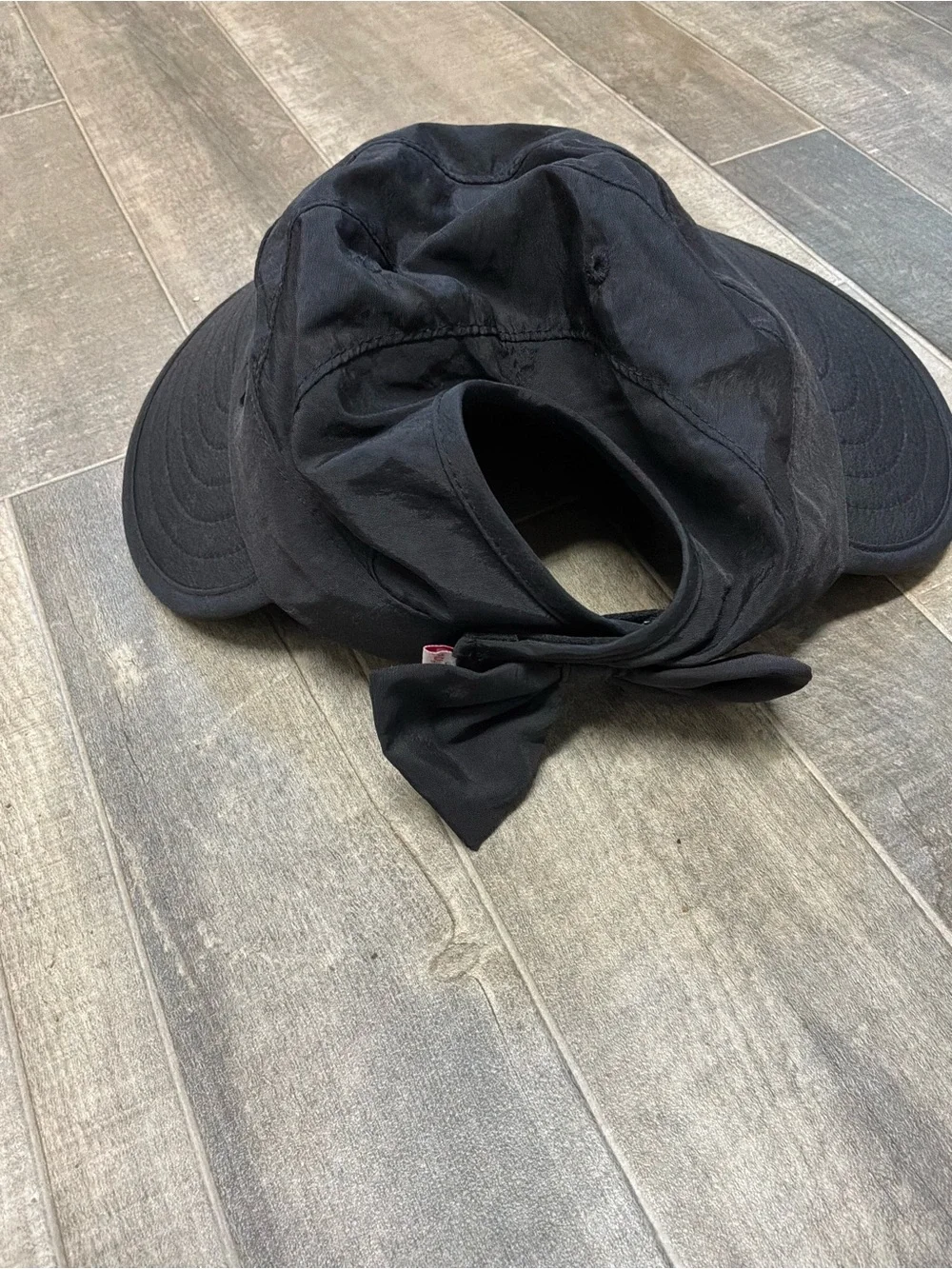 Ponyflo Women’s Black Wide Brim SunHat UV Protection Ponytail Opening Mesh Lined